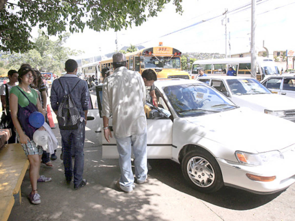 Anuncian incremento de un lempira a pasaje de taxi colectivo en Tegucigalpa