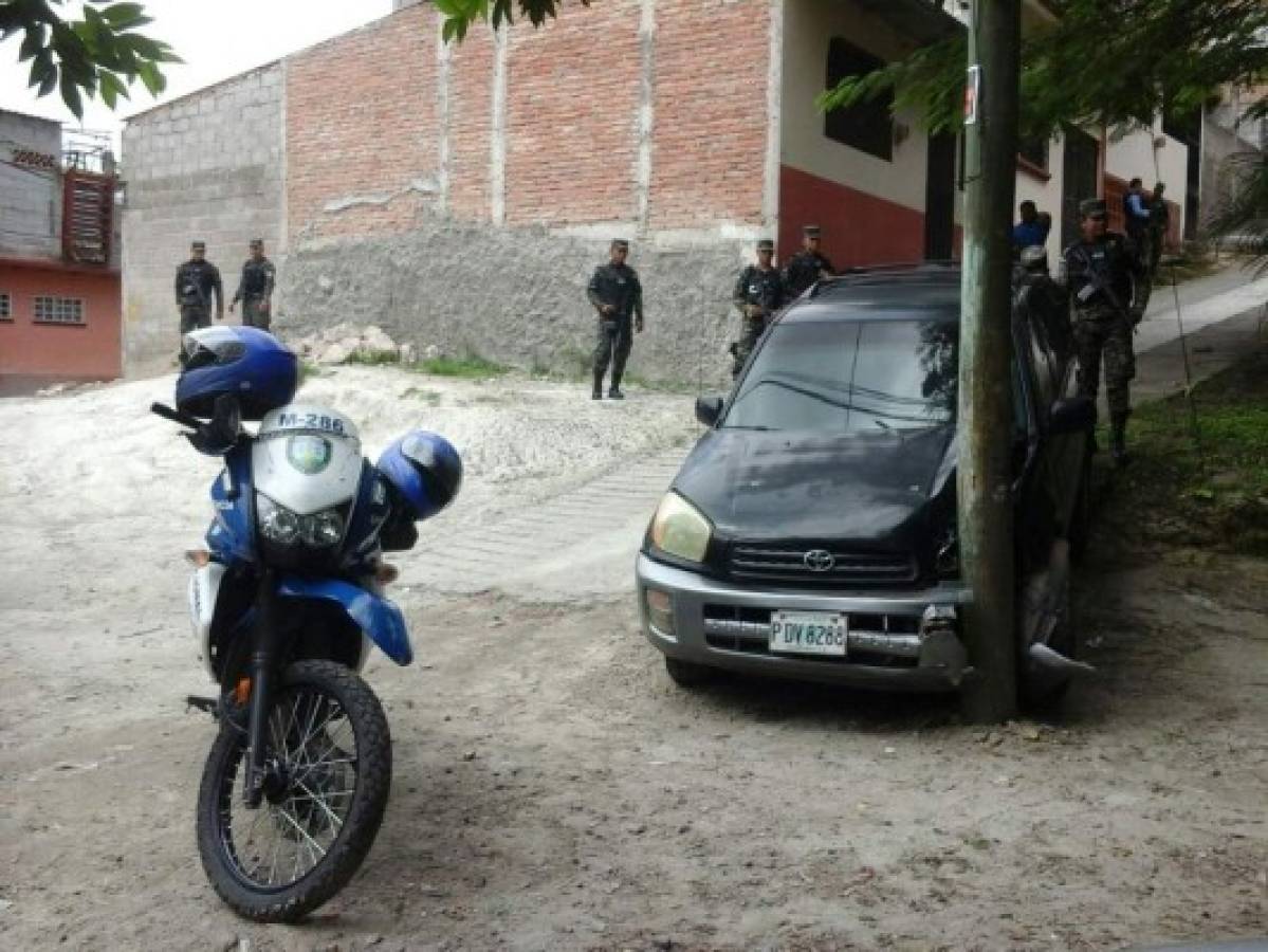 Policía recupera dos camionetas robadas tras enfrentamiento con delincuentes