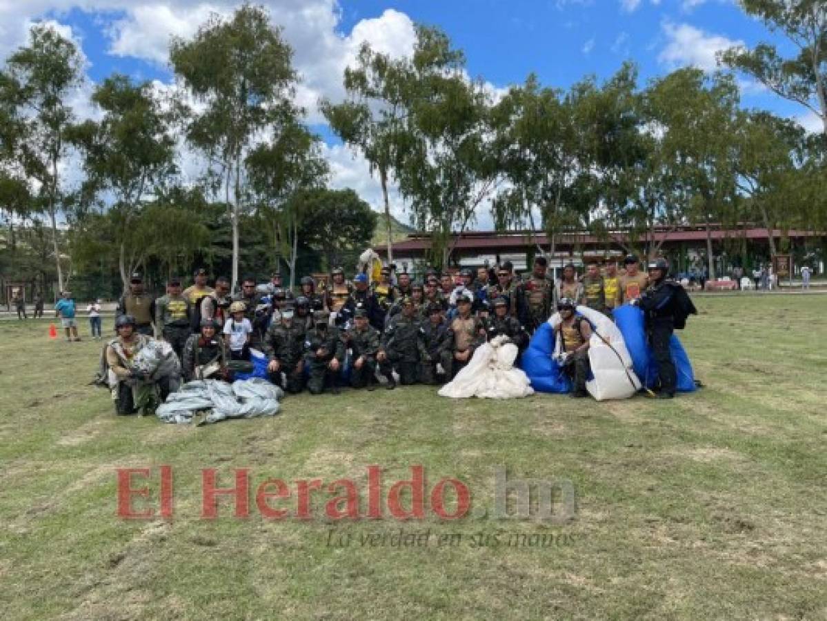 Bicentenario: 30 paracaidistas de las FFAA conquistarán el cielo este 15 de septiembre