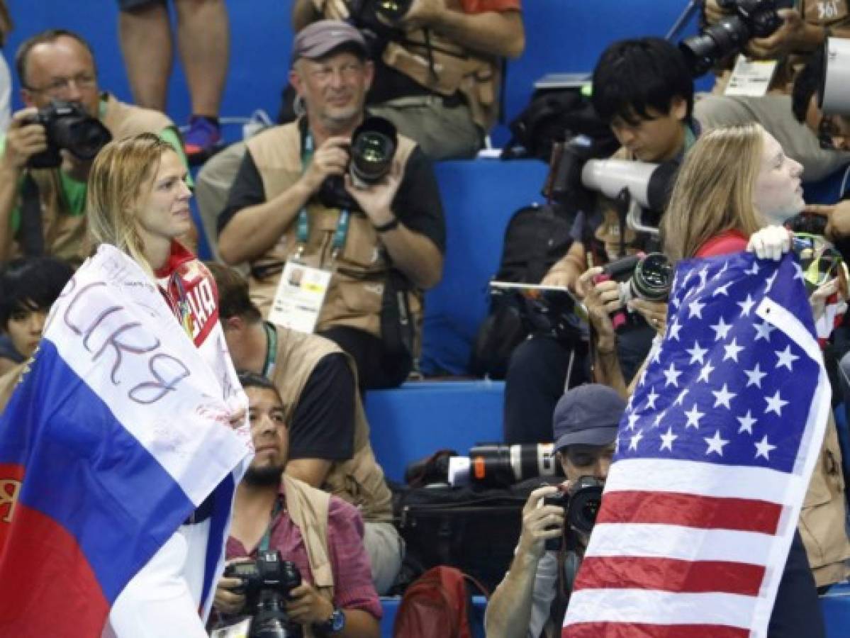 Polémica mundial por medalla de plata de la rusa Efimova, acusada de dopaje