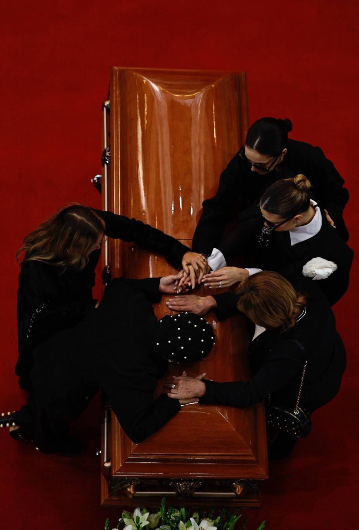 Así fue el emotivo homenaje a Silvia Pinal en el Palacio de Bellas Artes