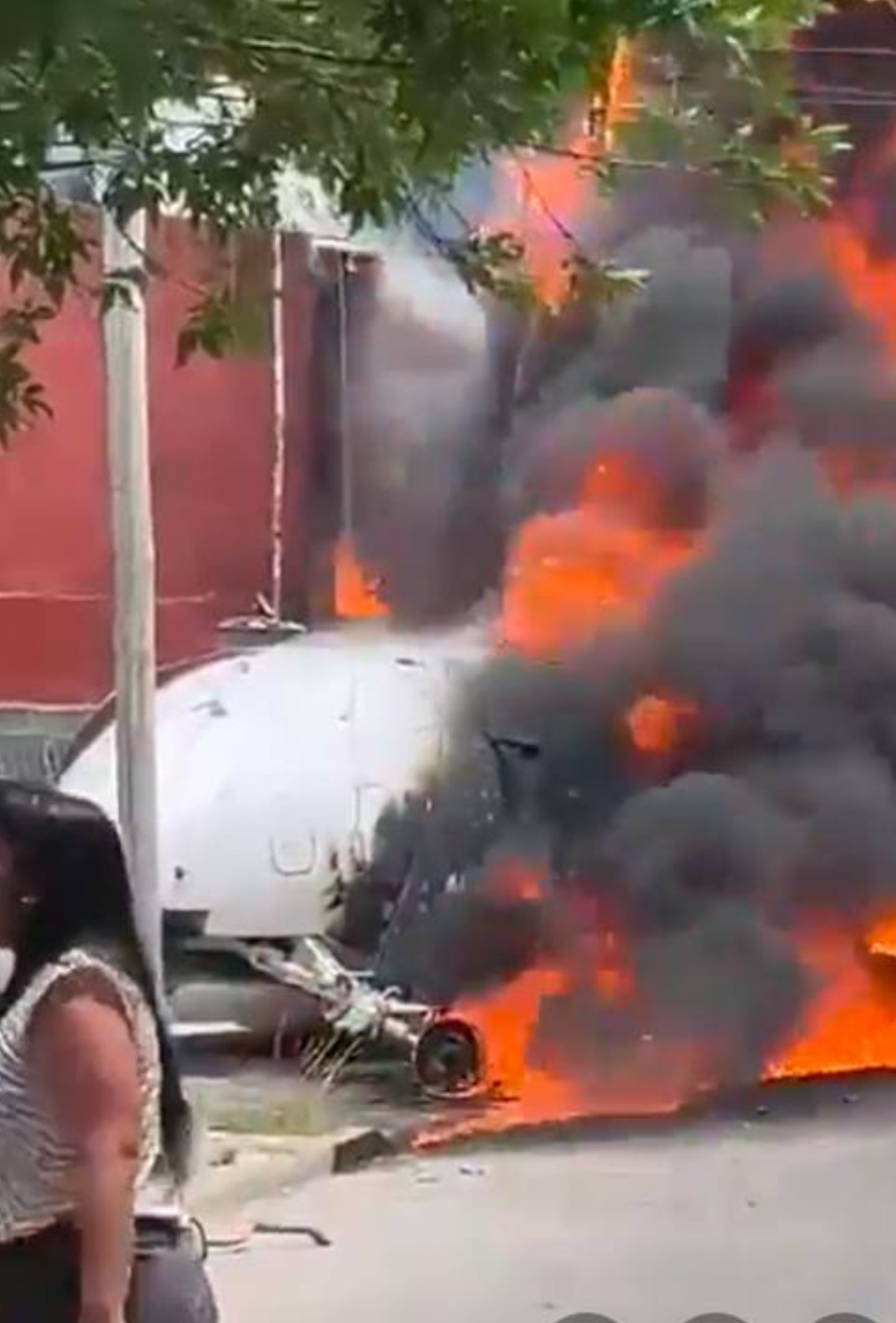 ¡Sin sobrevivientes! Imágenes impactantes de cómo se estrelló el avión privado en Argentina