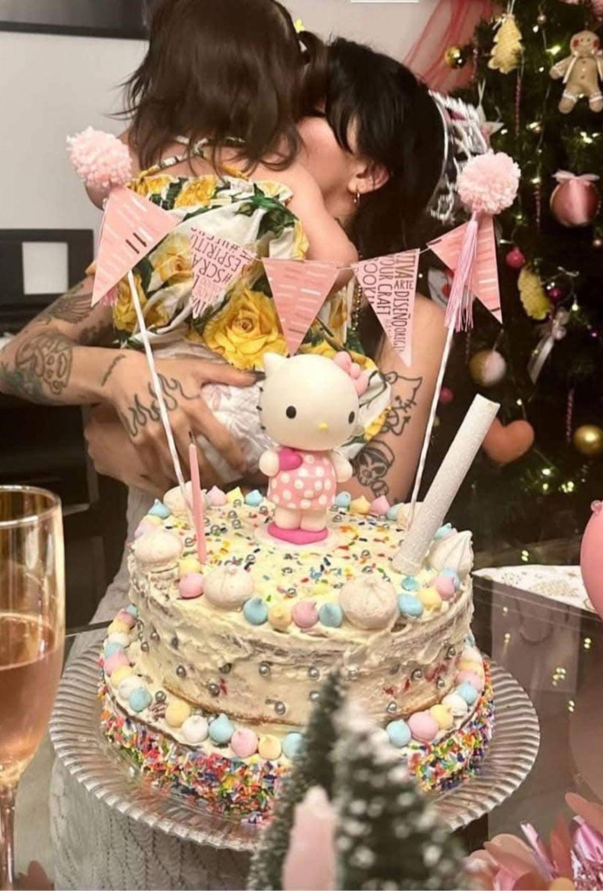 Cazzu celebra su cumpleaños número 31 con fiesta temática y sin redes sociales