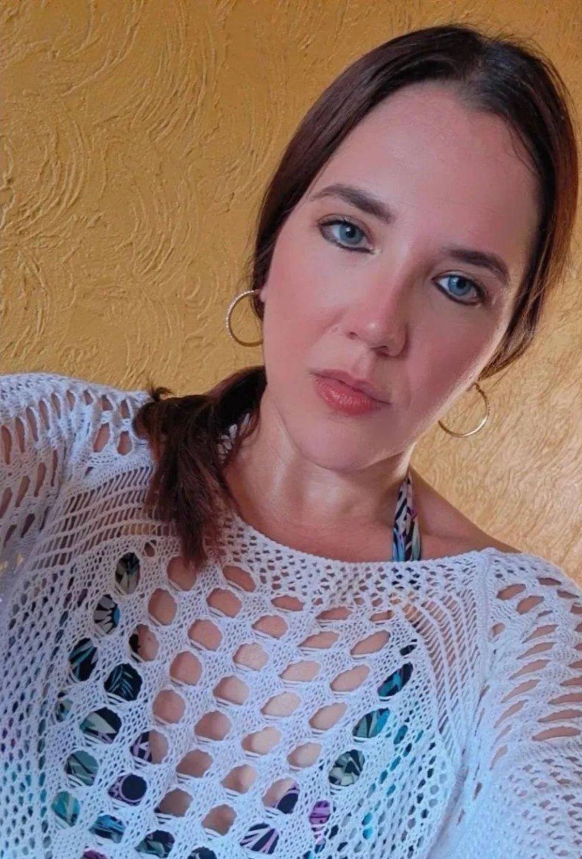 Así era Nicole Handal, maestra encontrada sin vida en su habitación en SPS