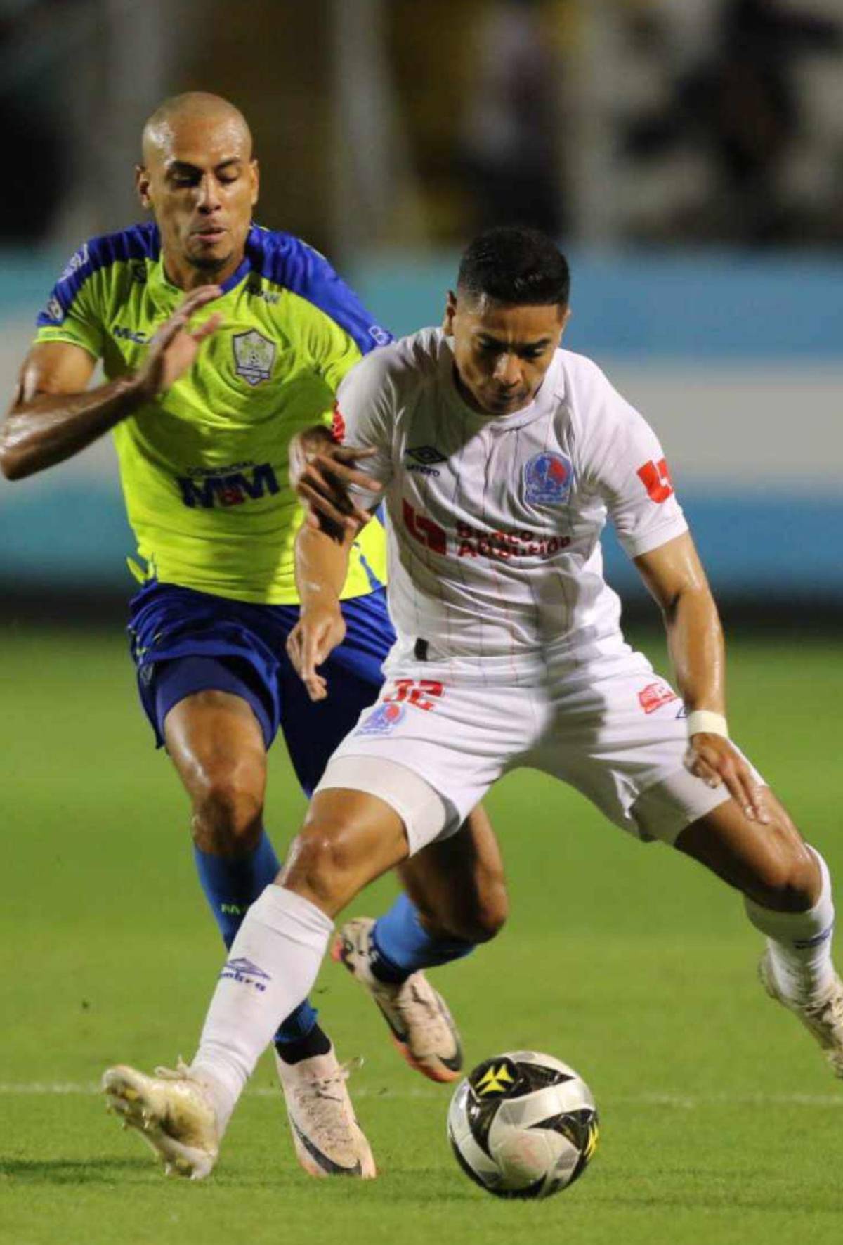 Belleza en el Potros vs Olimpia y, ¿Rafael Villeda confirmó visita de Messi?