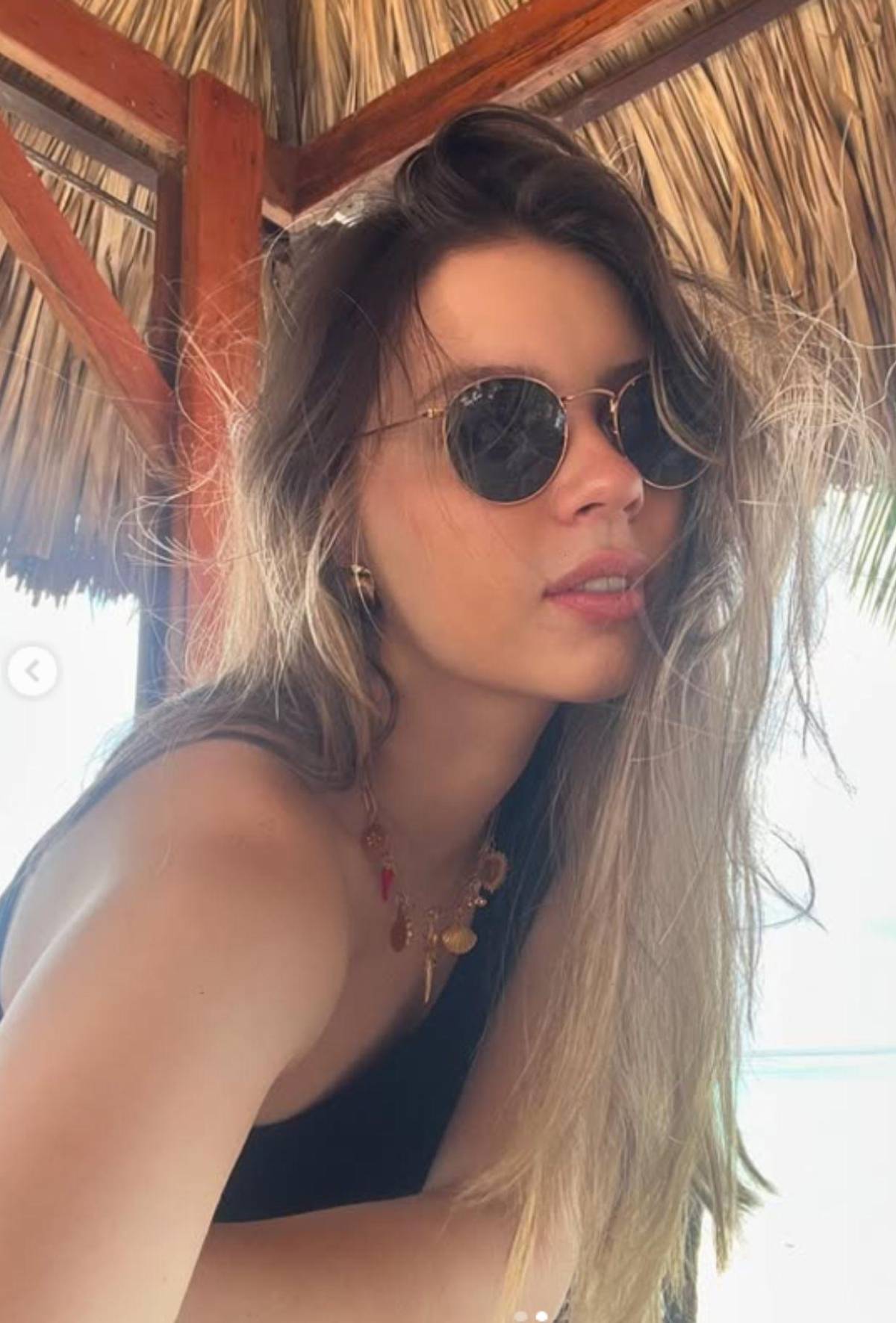 El increíble parecido entre la novia de Auzmendi y Scarlett Johansson