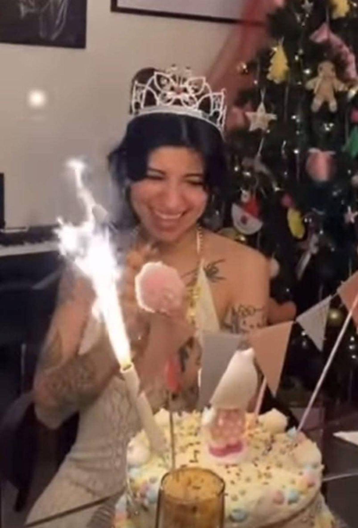 Cazzu celebra su cumpleaños número 31 con fiesta temática y sin redes sociales