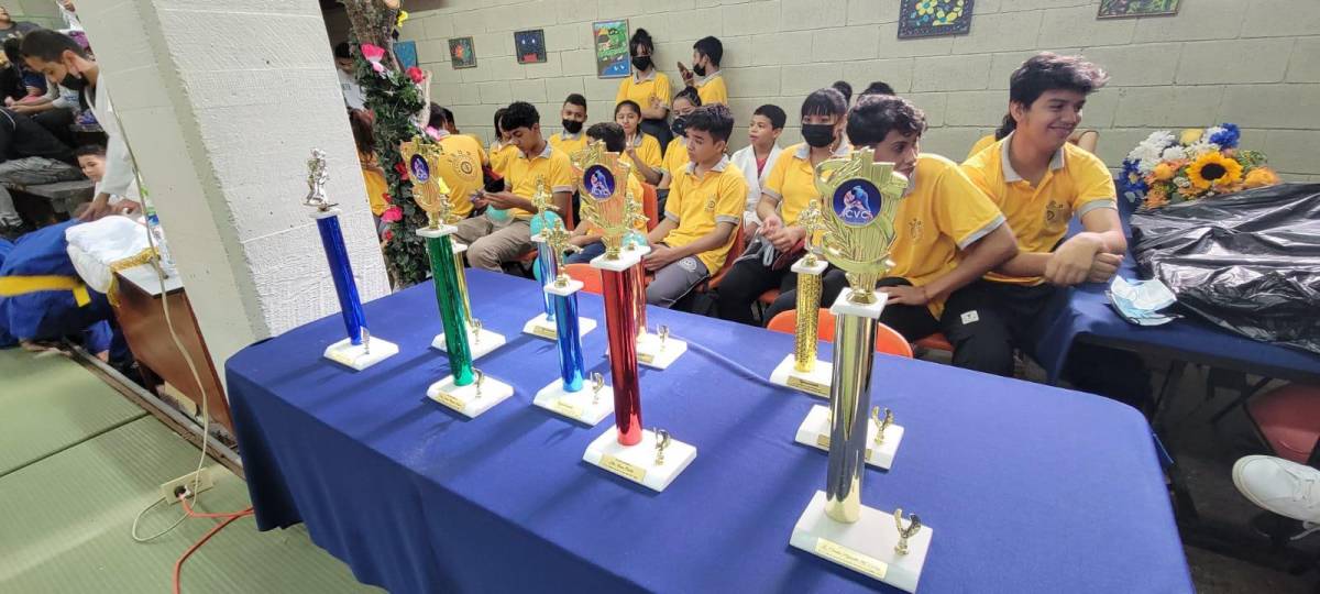 Aunque no hubo un ganador, todas las escuelas de judo participantes recibieron un reconocimiento.