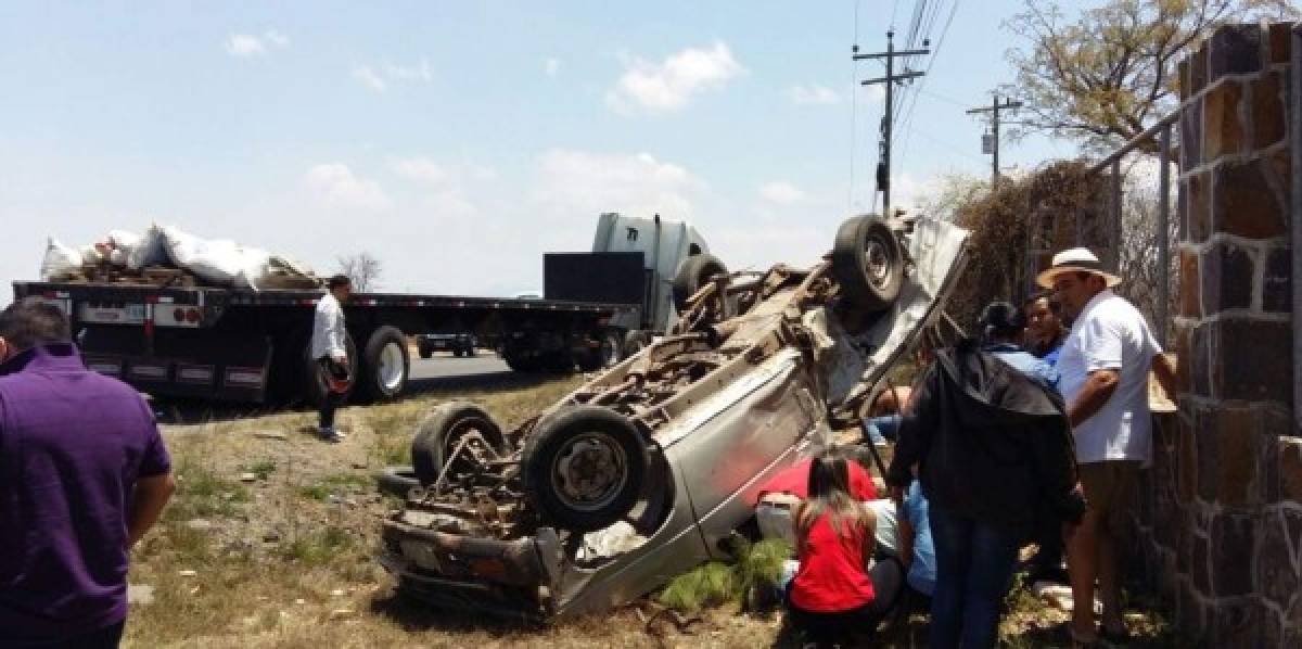 Gemelos pierden la vida en fatal accidente en la carretera al sur