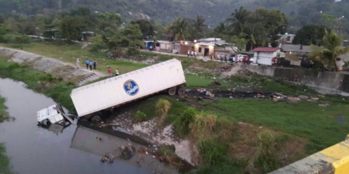 Honduras: Dos muertos al caer rastra sobre vivienda en Choloma