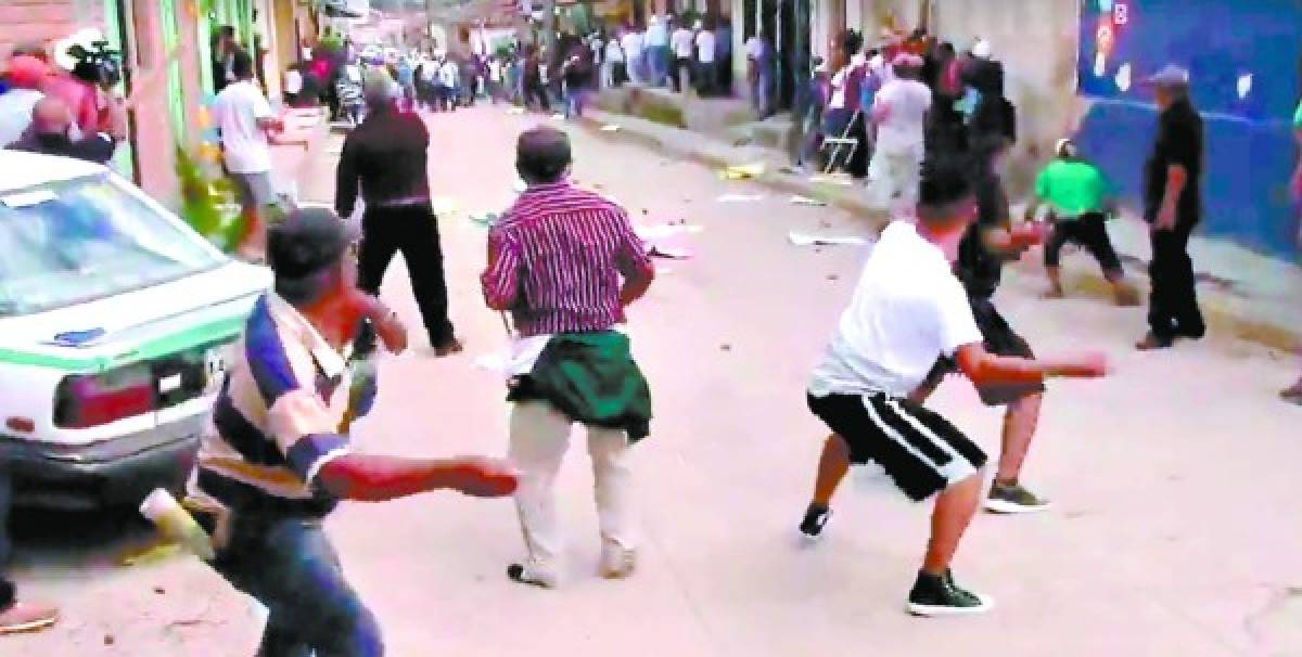 Toma de sede de la Alcaldía de Talanga desata batalla campal