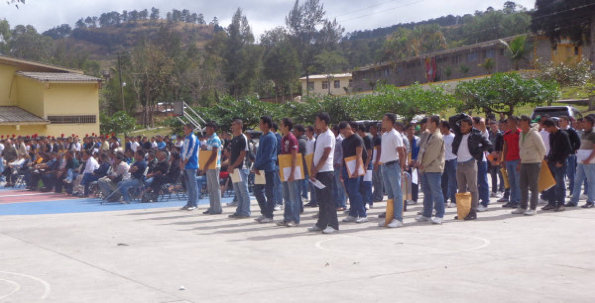 Realizan pruebas de confianza a futuros cadetes de la Anapo