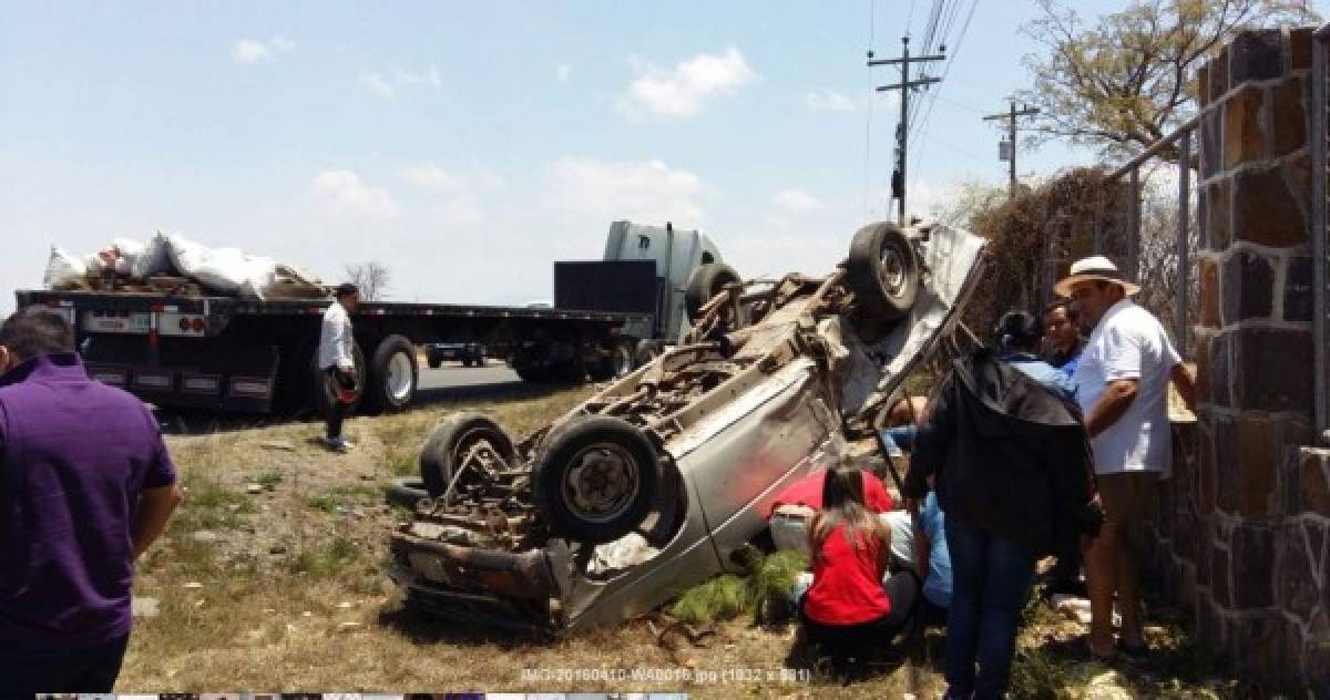 Gemelos pierden la vida en fatal accidente en la carretera al sur