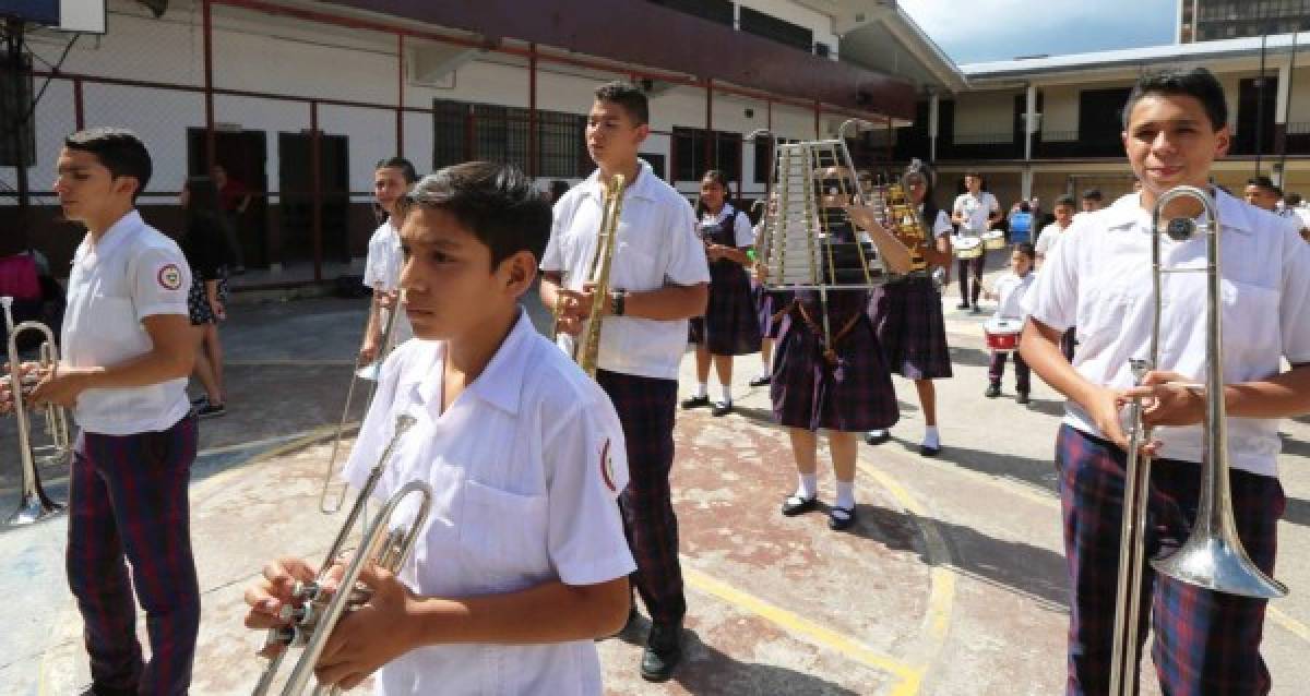 El Moderno se alista con talento y belleza para desfilar el 15 de septiembre