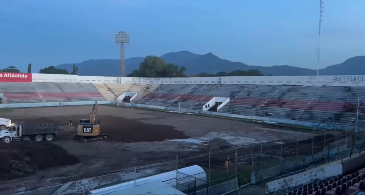 Así van los avances en el estadio Ceibeño con el cambio de grama híbrida ¿cuándo lo entregan?