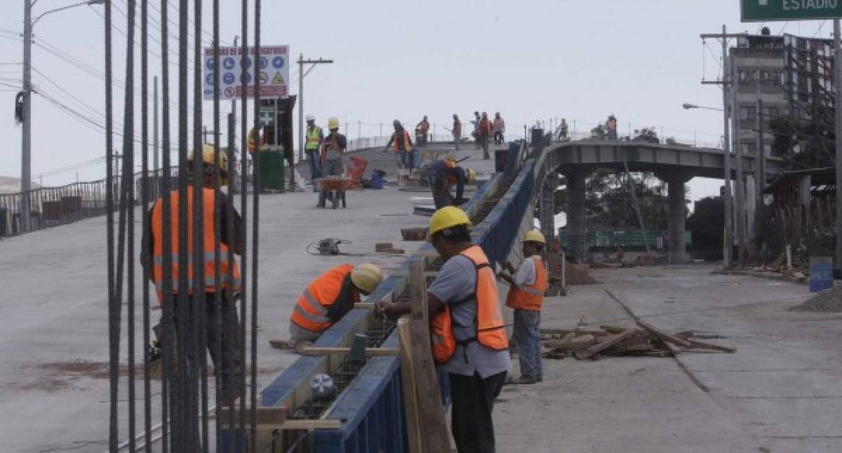 Conclusión de pasos a desnivel e inicio de vía inundable