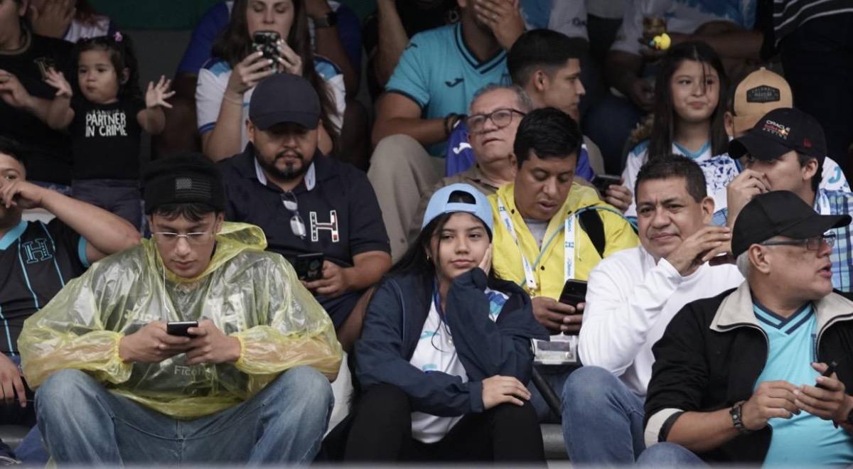 ¡Locura por la H! Ambiente de fiesta se respira previo al Honduras vs México en San Pedro Sula