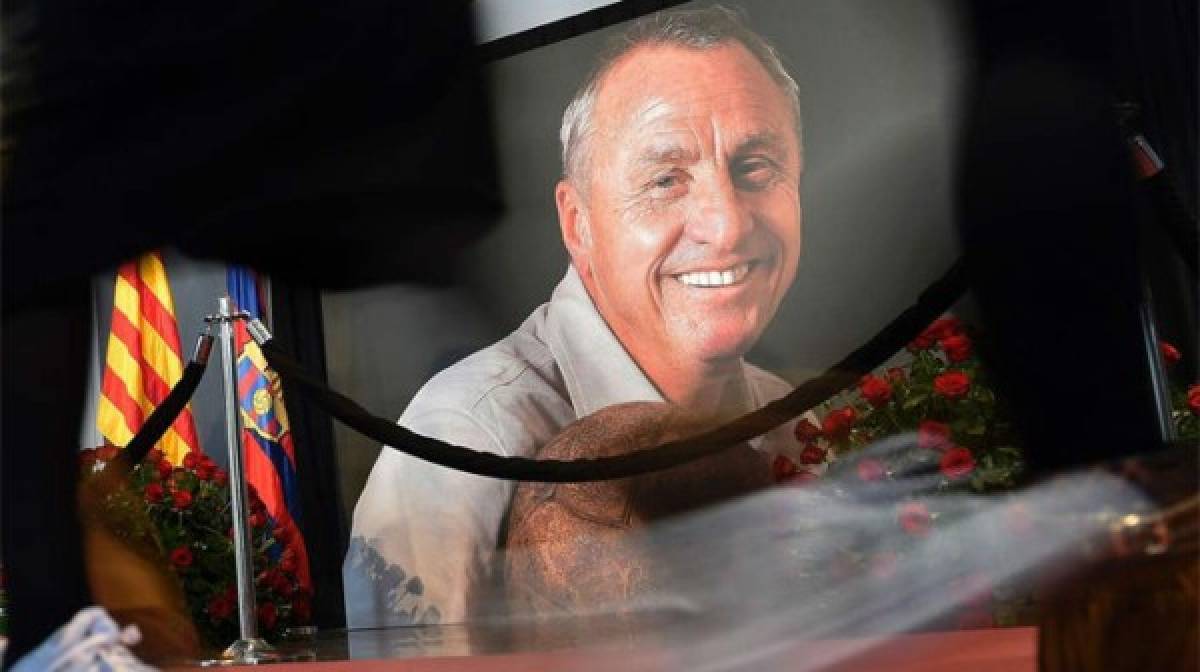 El homenaje de Barcelona a Cruyff, artífice del Barça ganador