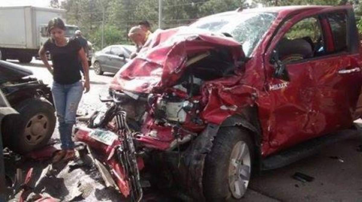 Honduras: Dos personas muertas y seis heridas deja accidente de tránsito