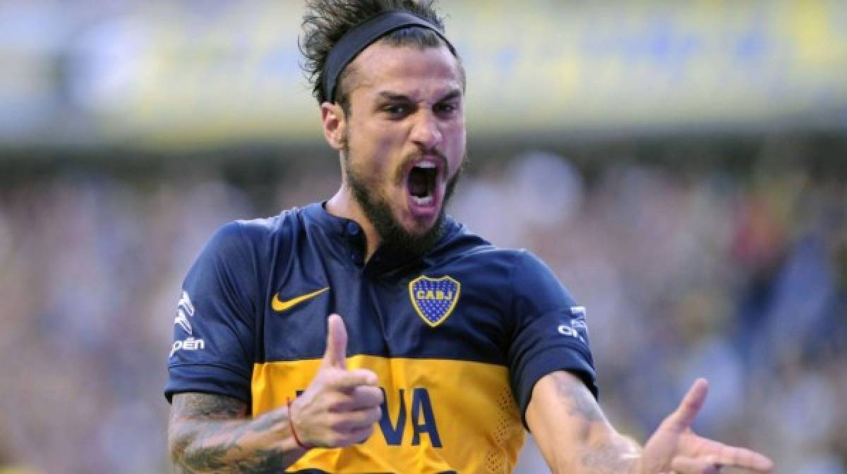 Boca echa a delantero Daniel Osvaldo tras sucesión de escándalos