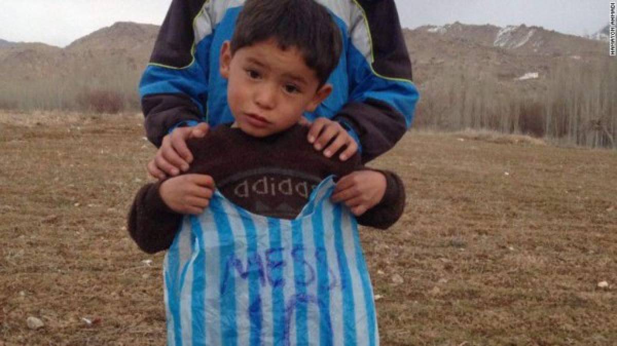 El sueño del pequeño fan de Messi en Afganistán         