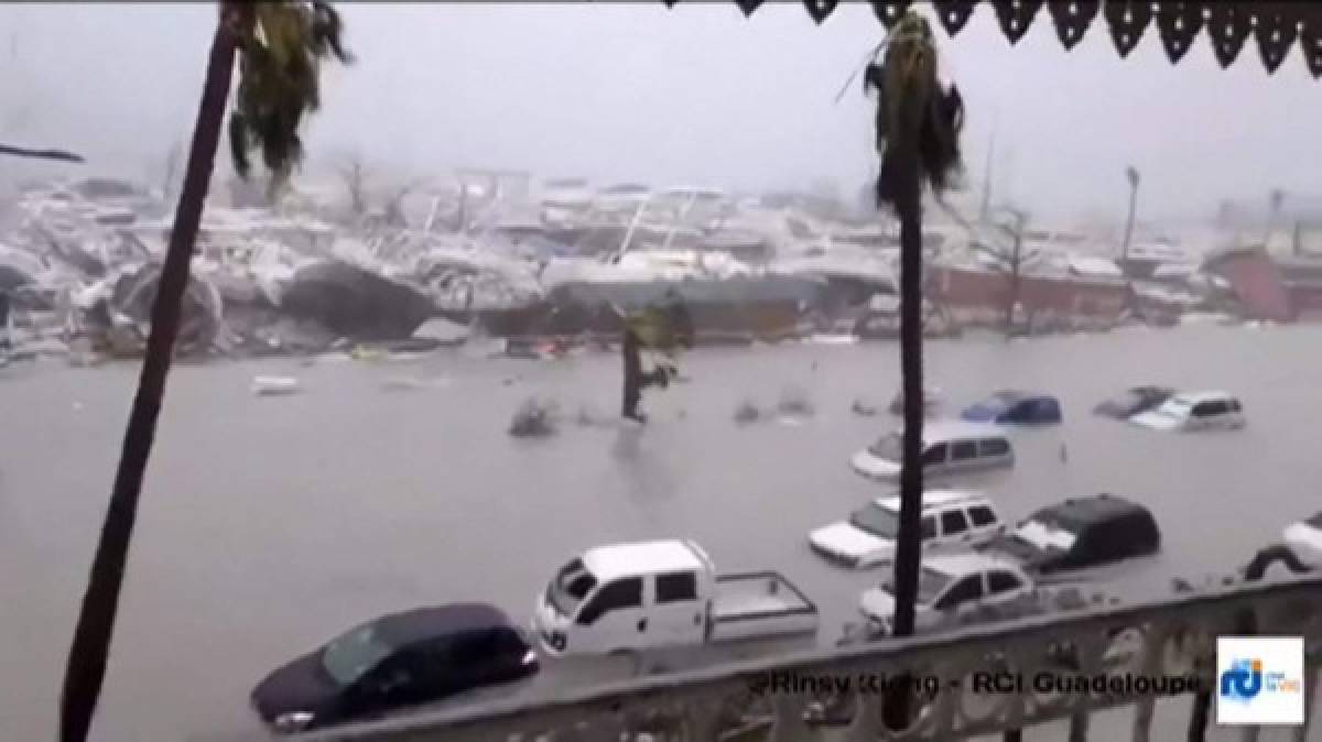 Irma deja un muerto y 'devastación total' en Barbuda