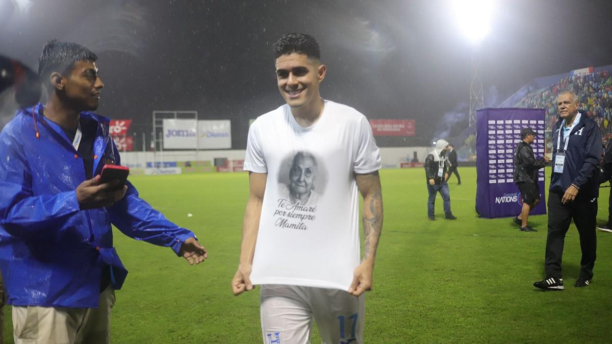 Durante victoria de la H ante México, Luis Palma dedica sus goles a su “mamita”