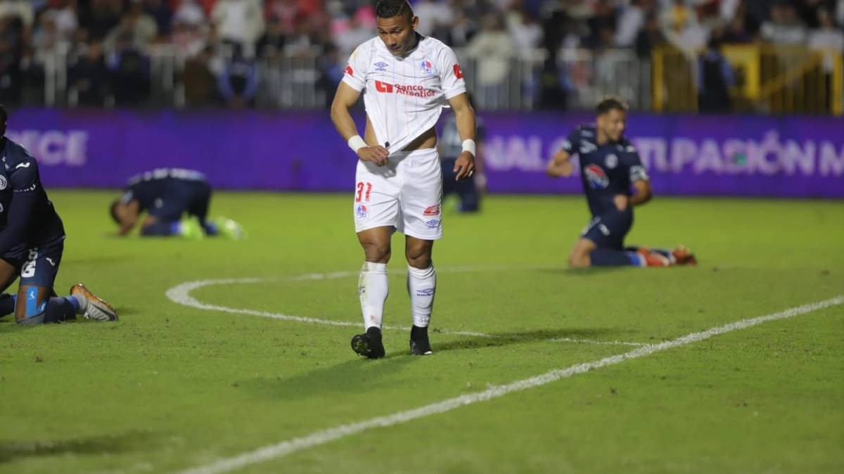 Tristeza del Olimpia tras perder final y no poder conseguir el penta en despedida de Troglio