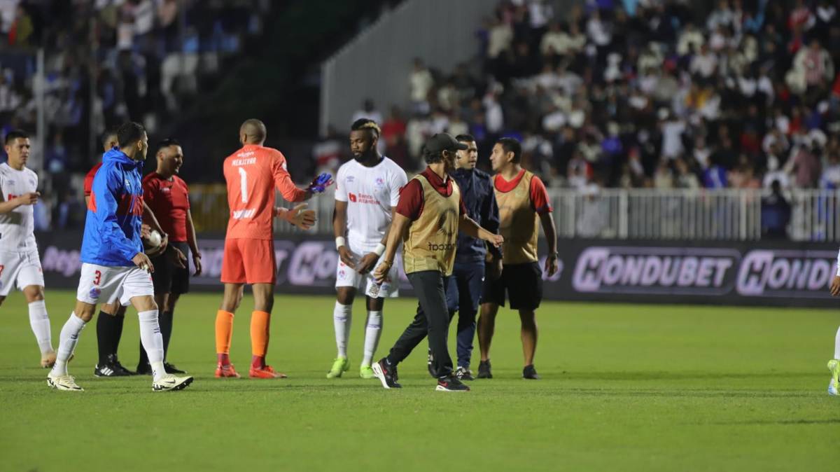 Tristeza del Olimpia tras perder final y no poder conseguir el penta en despedida de Troglio