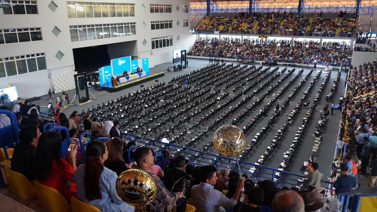 Más de 1,500 profesionales entrega UNAH en su segunda ceremonia de graduación 2024