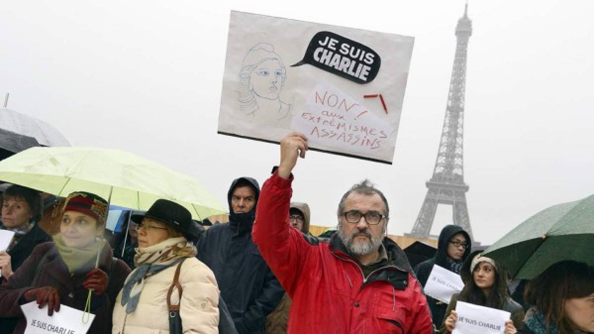 Minuto de silencio en toda Francia en homenaje a víctimas de Charlie Hebdo