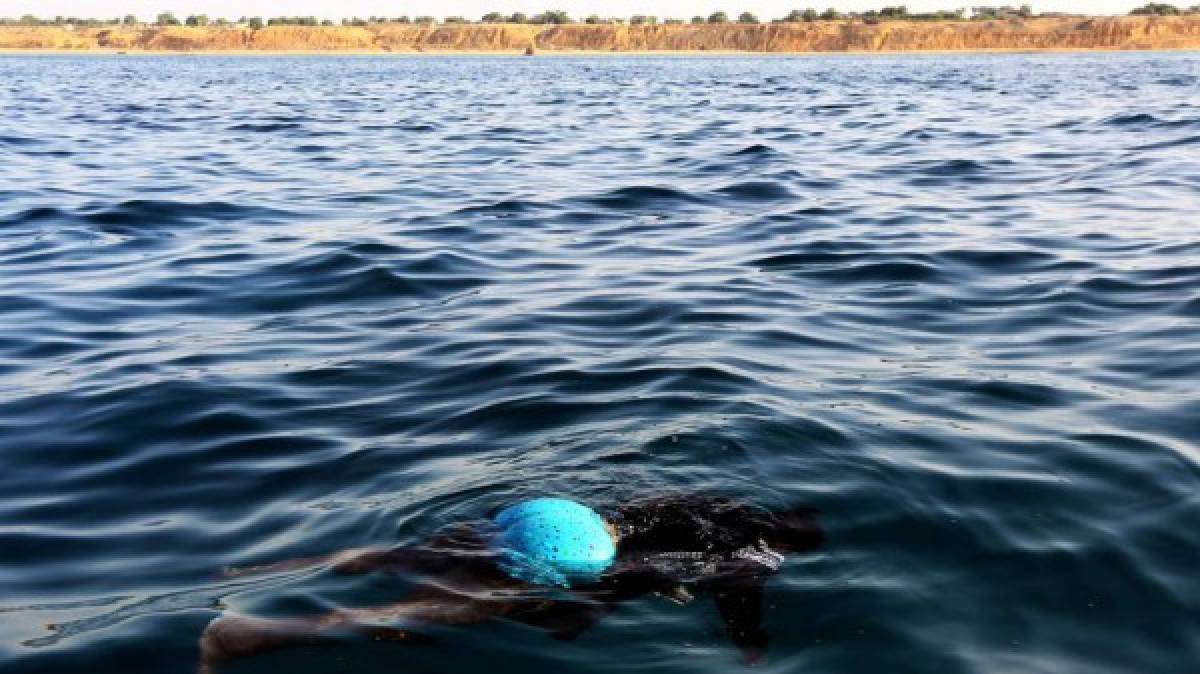  La costa de Libia está inundada de cadáveres