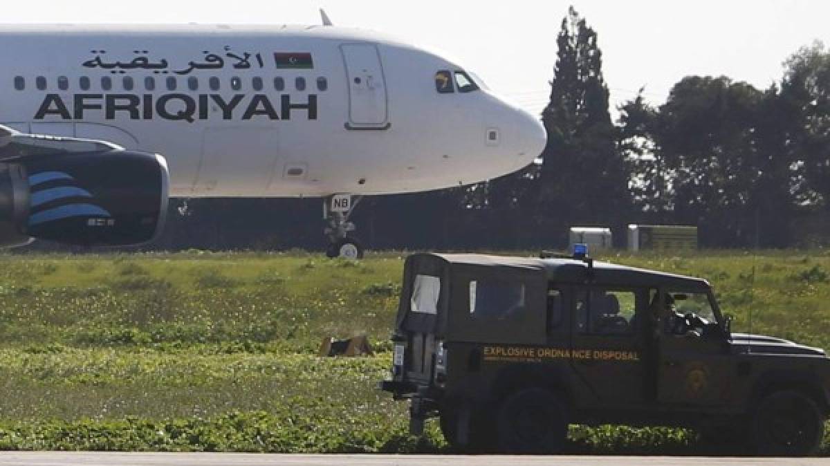 Al menos 109 pasajeros liberados del avión libio secuestrado