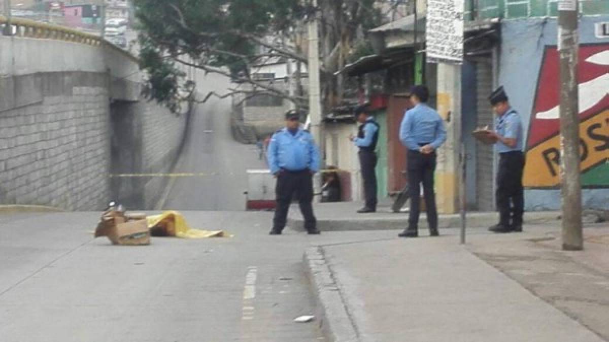 Atado de manos dejan el cadáver de hombre en entrada de la colonia Smith de la capital de Honduras