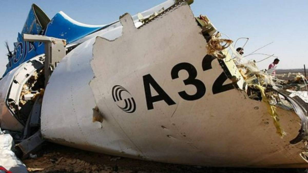 Bomba en avión ruso es 'altamente probable'