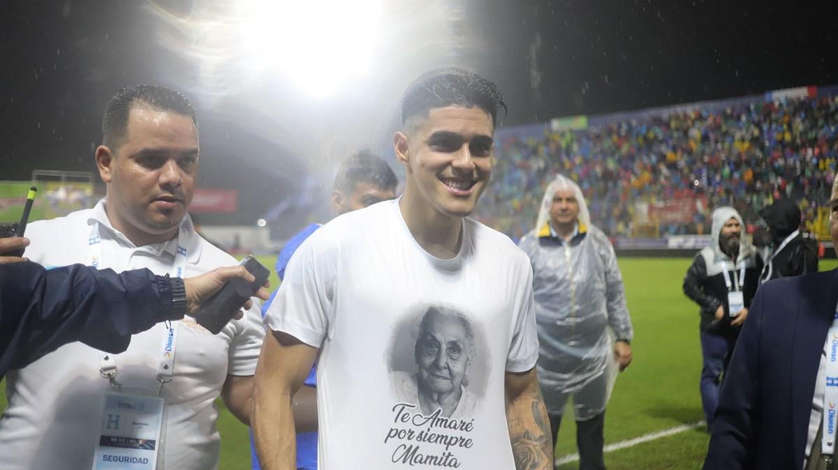 Durante victoria de la H ante México, Luis Palma dedica sus goles a su “mamita”