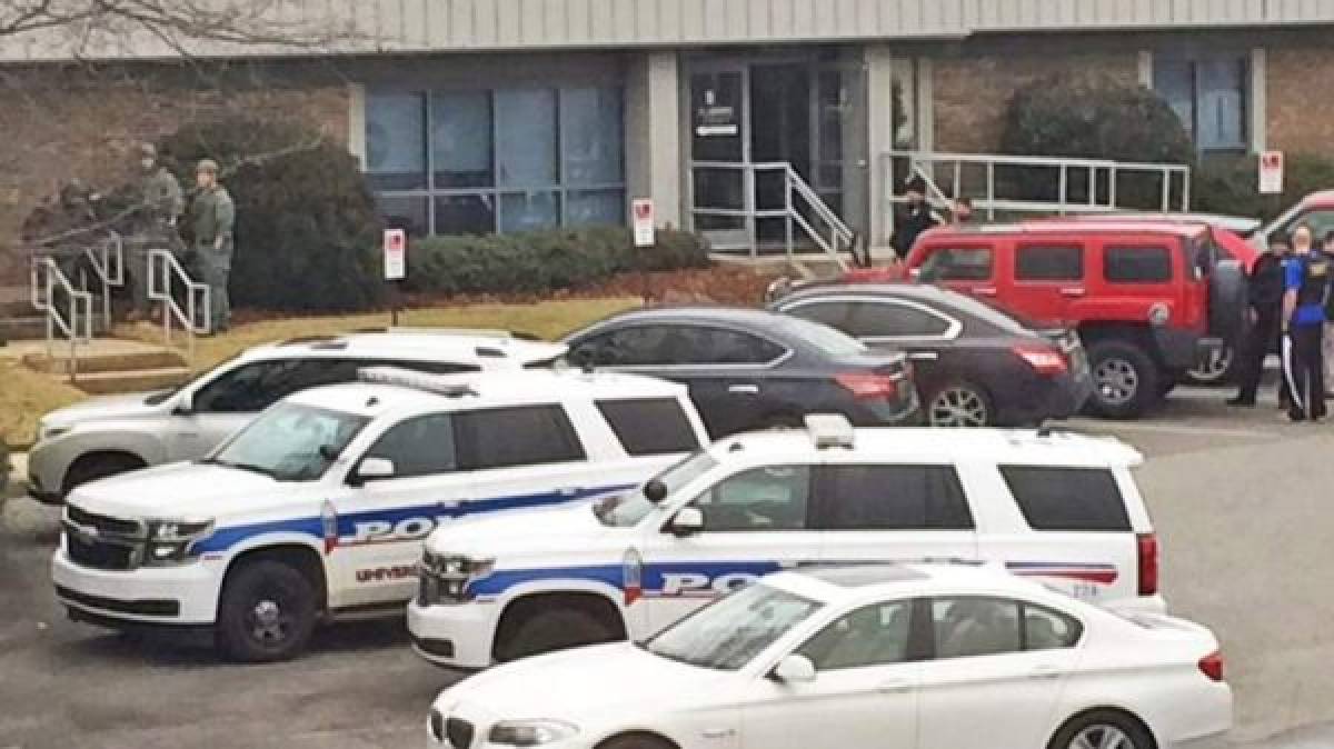 Toma de rehenes en un banco ubicado en un campus universitario en Alabama, EEUU