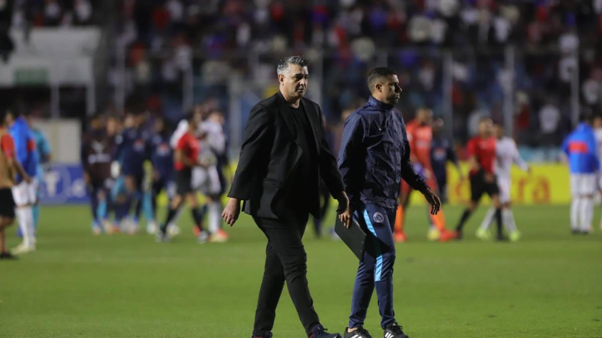 Zafarrancho en Olimpia vs Motagua: Así fue el encontronazo entre Pedro Troglio y Diego Vázquez