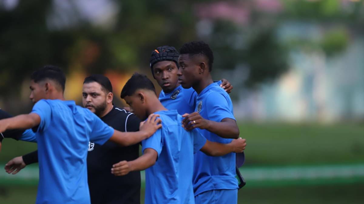 Alberth Elis se encuentra entrenando con Panteras en San Pedro Sula.