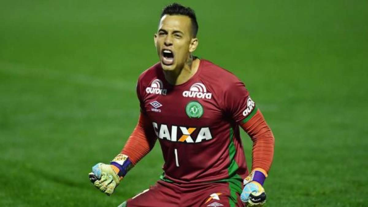 Eligen al portero del Chapecoense como el mejor jugador de Brasil en 2016