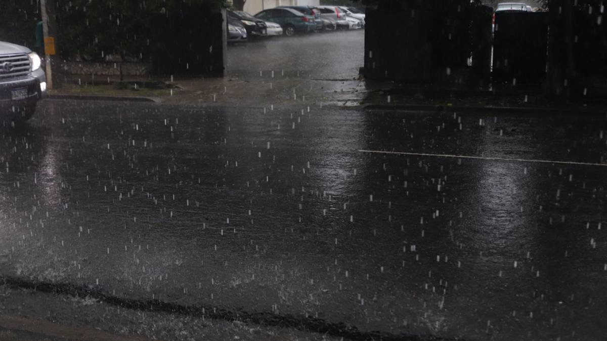 Tormenta Sara se comienza a sentir en Honduras ¿se jugará partido ante México?