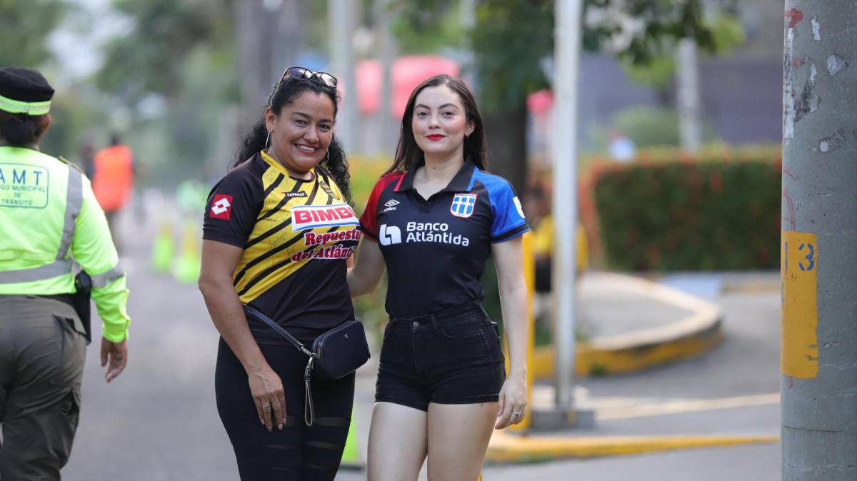 El Morazán se llena de chicas muy lindas para clásico entre Real España y Olimpia