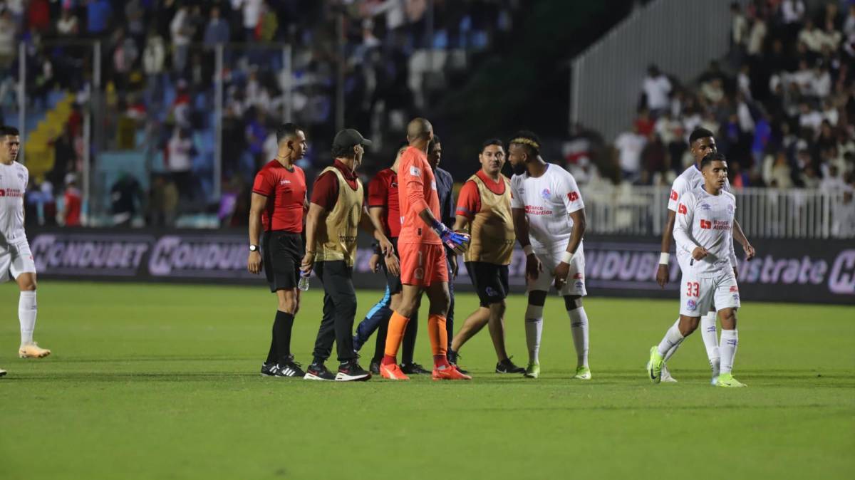 Tristeza del Olimpia tras perder final y no poder conseguir el penta en despedida de Troglio