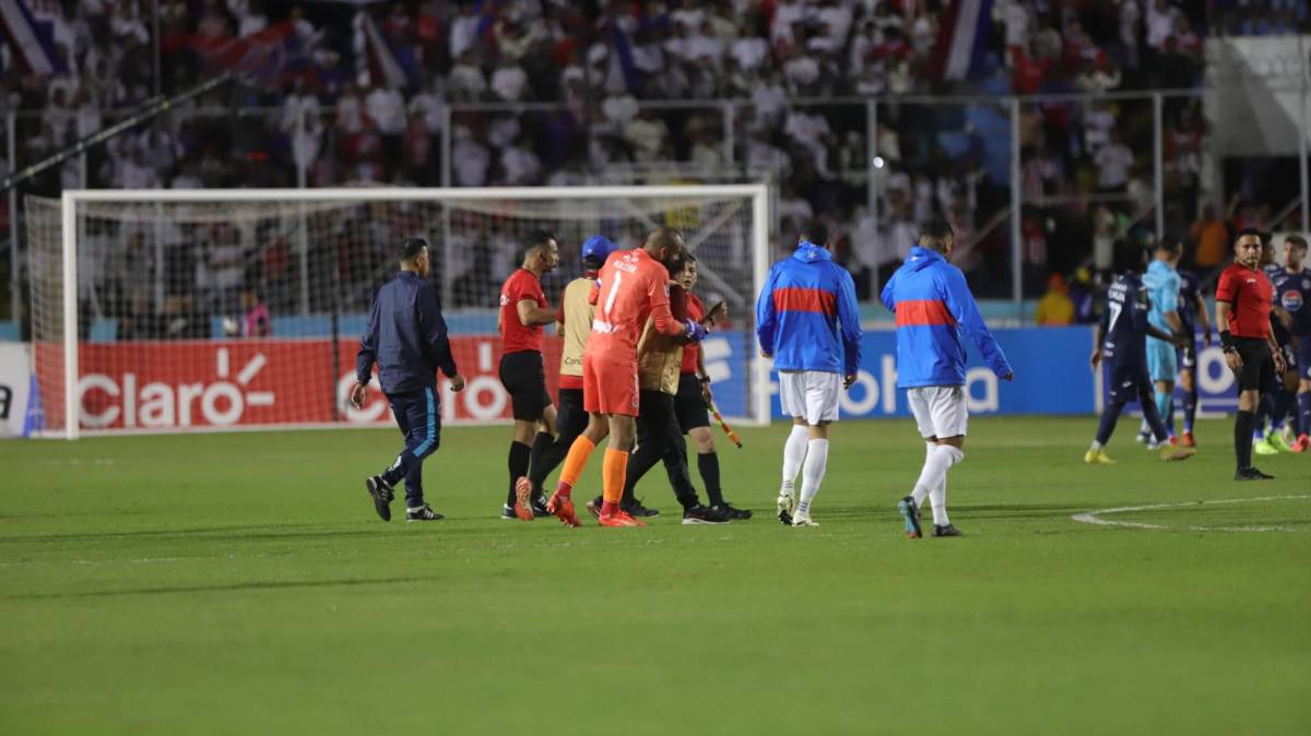 Tristeza del Olimpia tras perder final y no poder conseguir el penta en despedida de Troglio