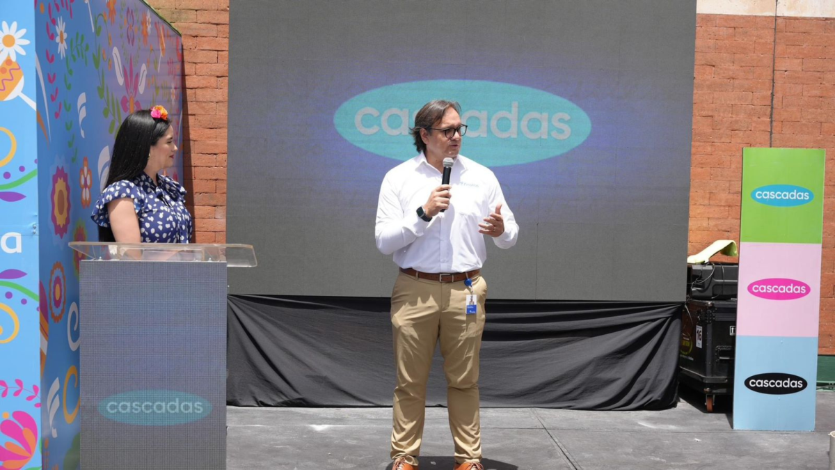 German Castañeda, vicepresidente de Comunicación Corporativa de Ficohsa, compartió unas palabras durante la presentación de la exhibición.