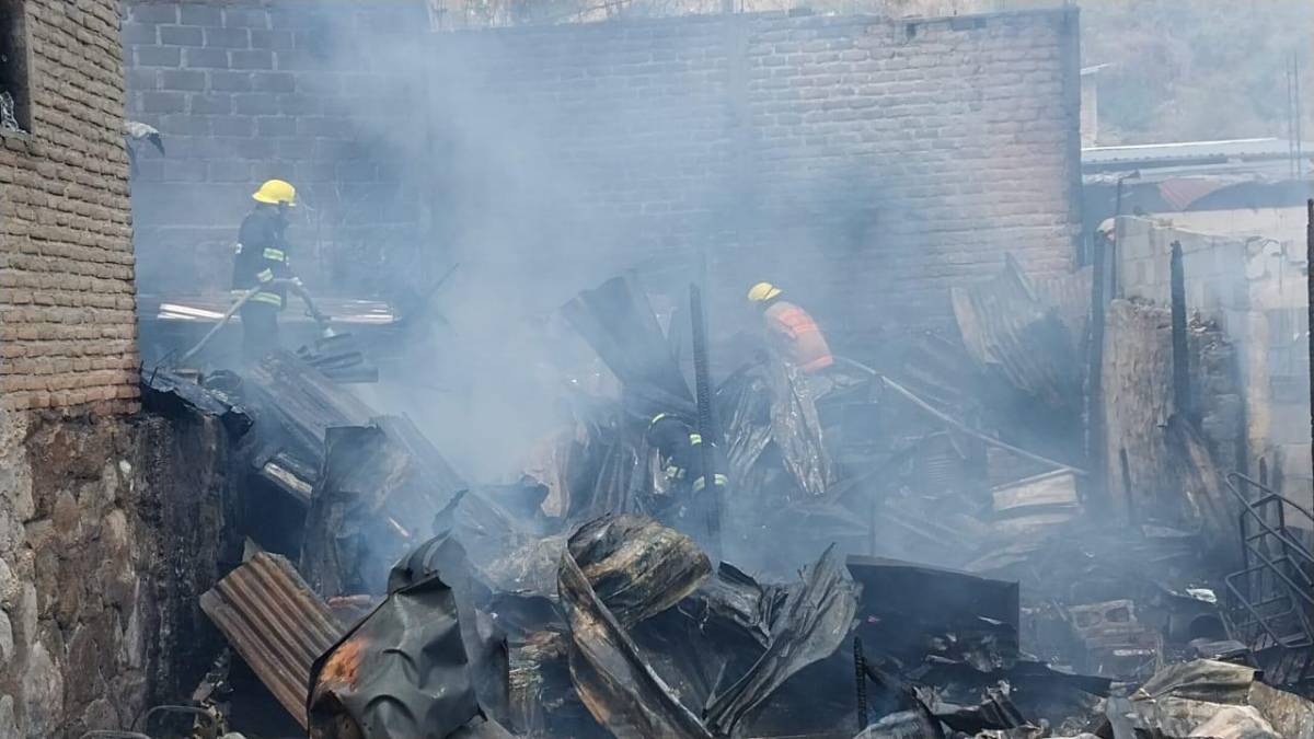 Los bomberos pudieron controlar las llamas.