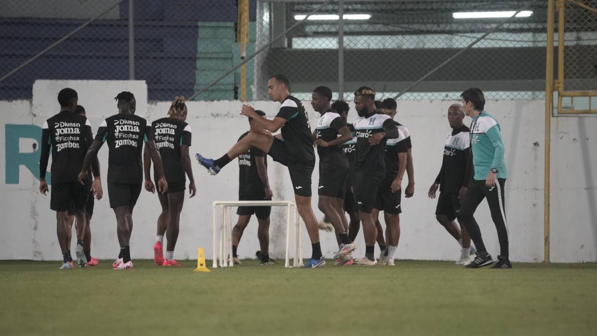 Arboleda se pone la camisa de la Selección de Honduras: Así fue el primer entreno