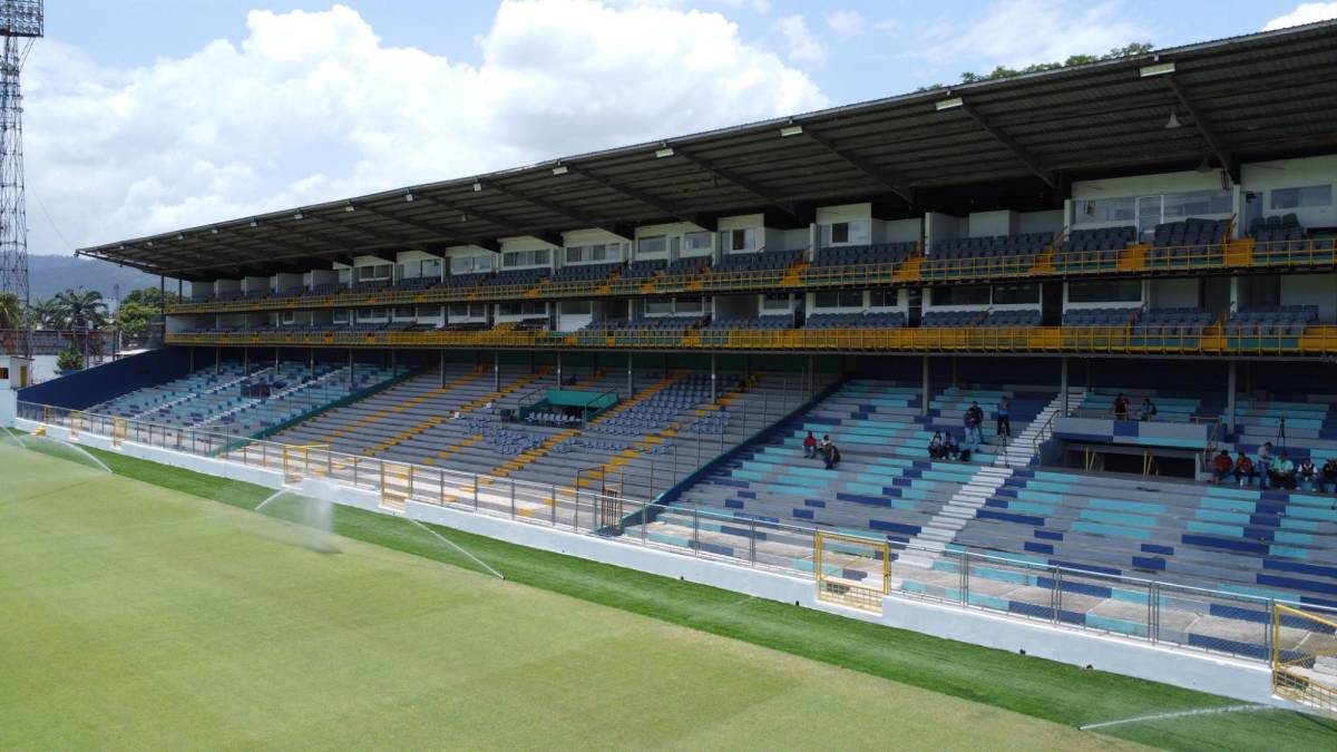 Mario Moncada reveló el partido de inauguración del Morazán y atiza contra la nueva grama