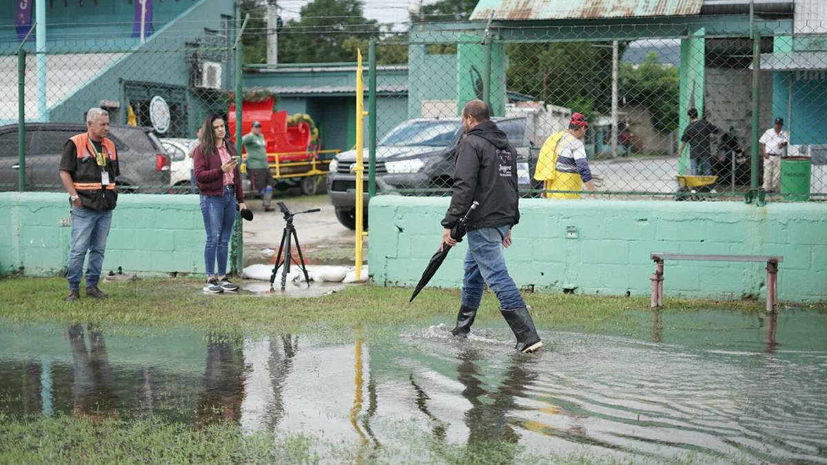 Inundado se encuentra estadio Rubén Deras de Choloma previo a final de Liga de Ascenso