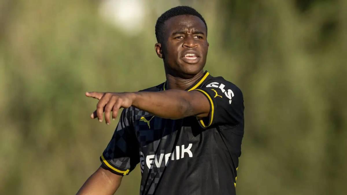 Youssoufa Moukoko: revelan bajo juramento la verdadera edad del jugador del Borussia Dortmund